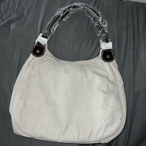 Thirty-one large grey purse